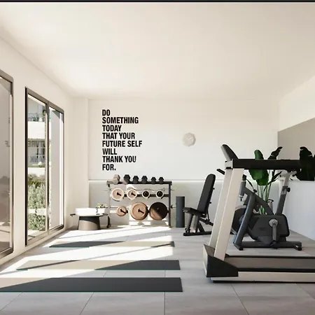 Costa Del Sol Poolside Paradise Apartment *